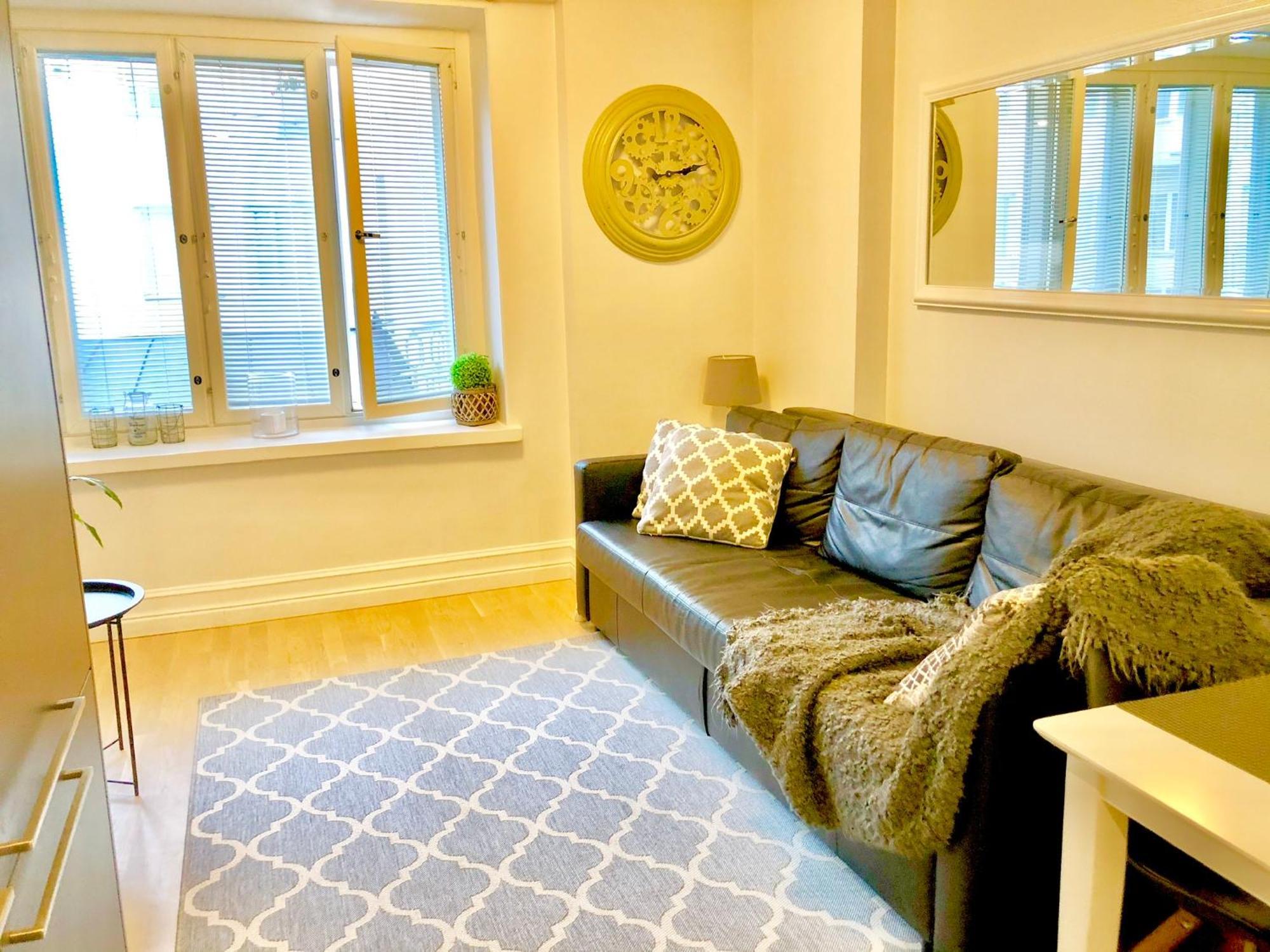 Scandinavian Home In Heard City 헬싱키 외부 사진